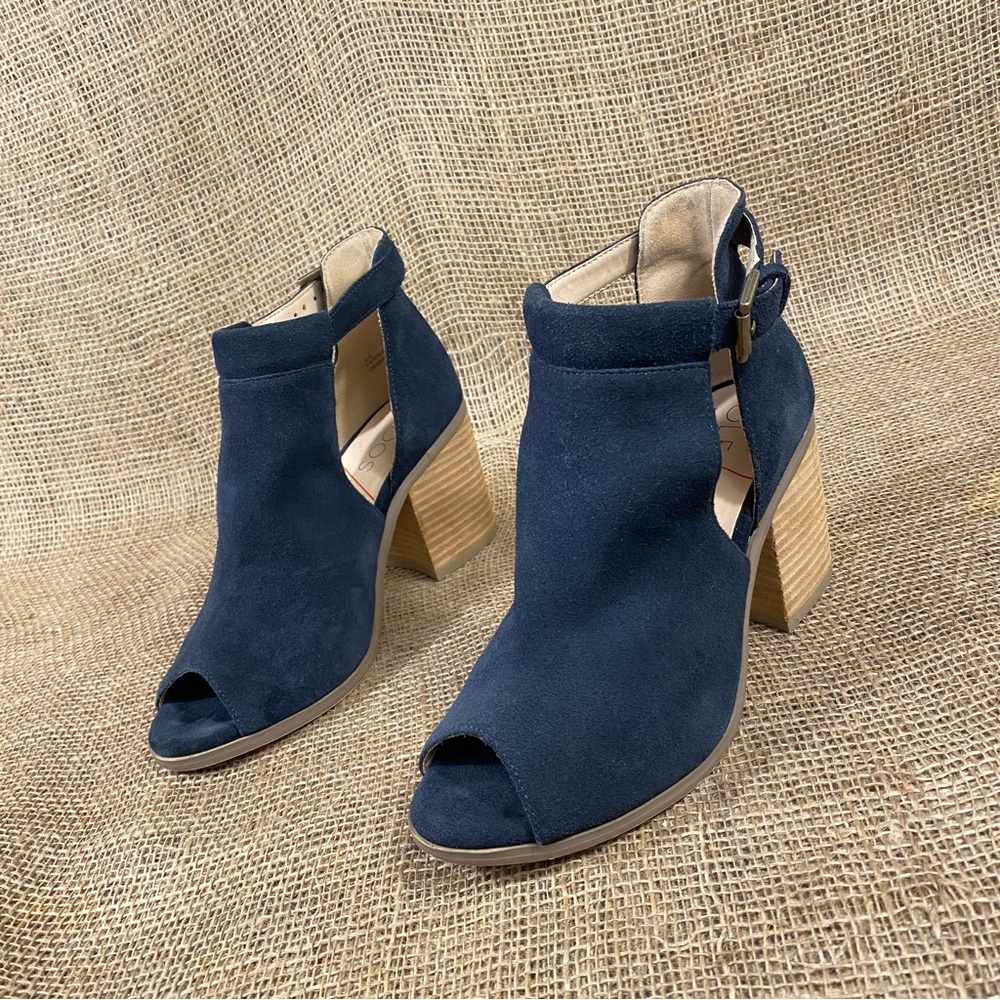 Sole Society Sandals Bootie FERRIS  Blue Suede Peep Toe Stacked Heel size 5.5